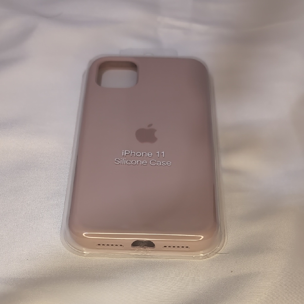 Apple iPhone 11 Silicone Case - Soft Pink